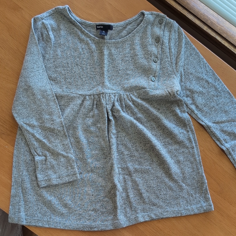 GAP Heather Gray Long Sleeve Tee with Button Detail